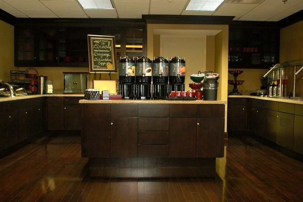 Homewood Suites By Hilton Louisville-East Restoran fotoğraf